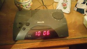 Radio reloj despertador philips en excelente estado