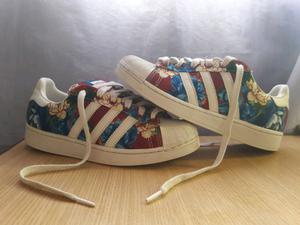 VENDO ADIDAS SUPERSTAR ORIGINALES. IGUAL A NUEVAS. US 6