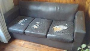 Vendo por mudanza Sillón 3 cuerpos a retapizar