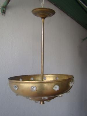 araña antigua de bronce de dos lámparas