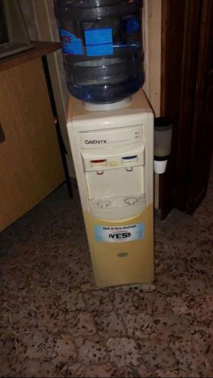 dispenser de agua usado