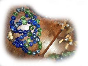 Pulsera de cristal de roca azul/broche