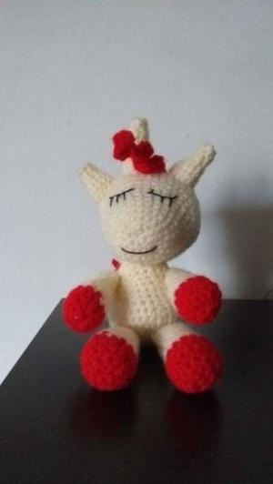 Unicornios souvenirs crochet