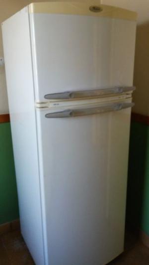 Vendo Heladera con freezer Whirlpool WRD36