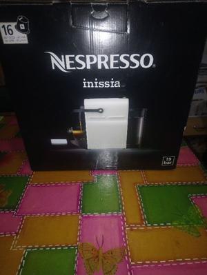 Vendo cafetera nespresso inissia