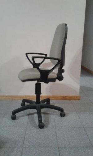 Vendo silla de escritorio.