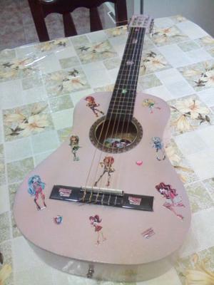 Guitarra modelo infantil. Barata !!!