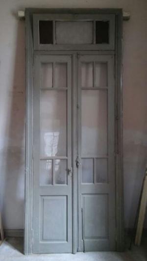 VENDO PUERTA EXCELENTE ESTADO