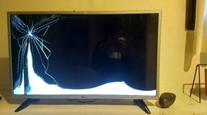 Vendo tv Smart LG 32 pulgadas pantalla rota. 2 meses tiene.
