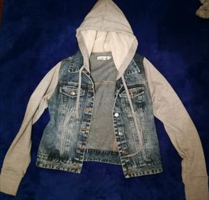 Campera de jean con buzo