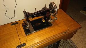 Vendo mueble y maquina de coser antigua