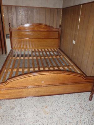 cama antigua de roble