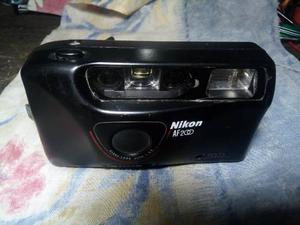 Camara Nikon Af 200 Compacta Con Lente De 34 Mm Fecha