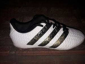 VENDO BOTINES DE FUTBOL ADIDAS TALLE 35