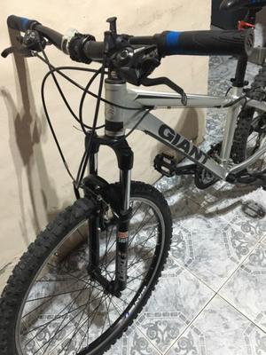 Giant vendo impecable