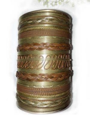 Impreionante Brazalette indu -broce y cobre -tallados