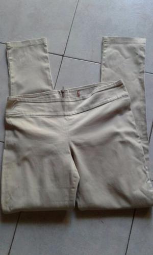 VENDO PANTALON COLOR NEW “TUCCI” CON UN PEQUEÑO CIERRE