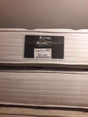 Colchones de una plaza "usados" king koil $ cada uno.