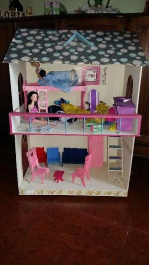 Vendo casa (usada) de muñecas decorada, con mobiliario y