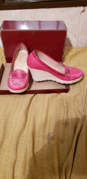 Zapatos de cuero rosa