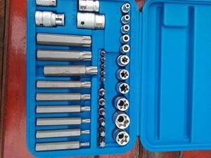 puntas y tubos torx por 35 piezas marca eurotech !!!!