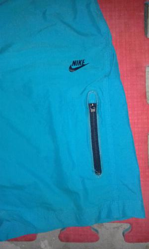 Bermuda nike talle G sin detalles