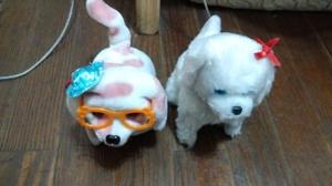 Dos perritos de juguete