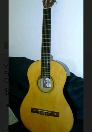 Guitarra criolla usada