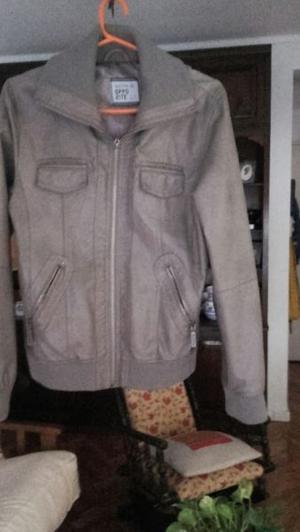CAMPERA ECOCUERO TALLE L BASIC BY OPPOSITE