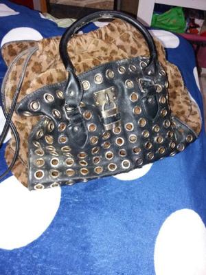 Vendo cartera cada.una 200 son de buena calidad