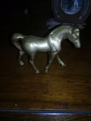 Antiguo Pony de bronce macizo