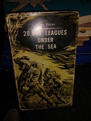  Leagues Under The Sea - Jules Verne - Collins
