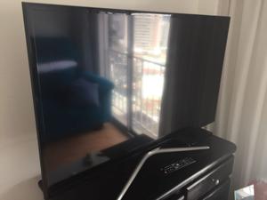 SAMSUNG SMART TV 46”