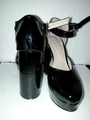 Zapatos negros charol