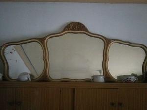 Espejo antiguo con detalle especiales