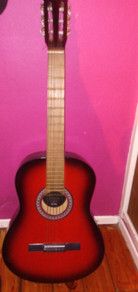 Guitarra criolla nueva