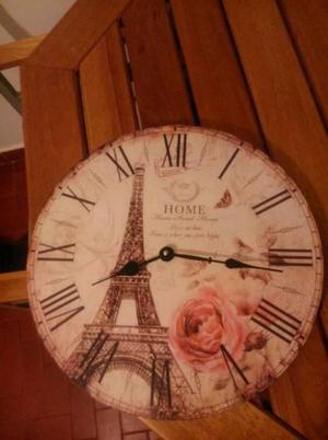Reloj Paris de madera sólida