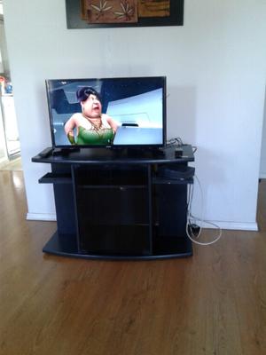 SAMSUNG SMART 32" + MUEBLE