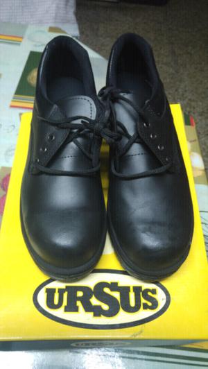 Zapatos de seguridad nuevo en caja URSUS N42