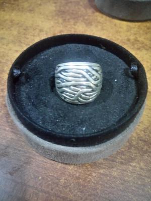 Anillo de plata