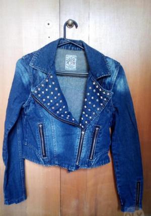 Campera de jean con tachas