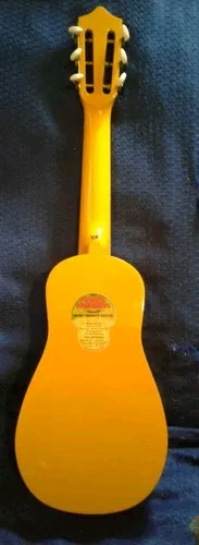 Guitalele mahalo. Guitarra viajera.