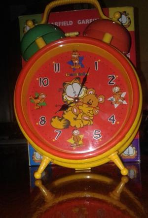 Reloj de varios colores de Garfield