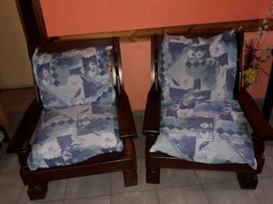 Dos sillones de algarrobo
