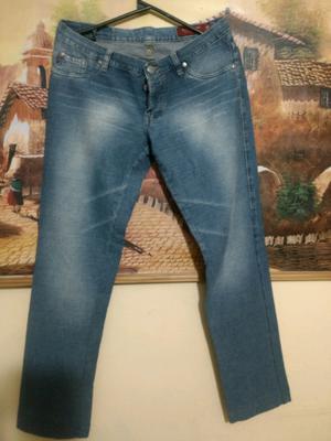 Jeans t.38_40, más blusa t.ùnico