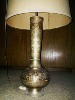 Lámpara hindú de bronce