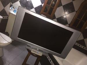 Televisor LCD Sanyo 32 pulgadas Permuto por equipo de musica