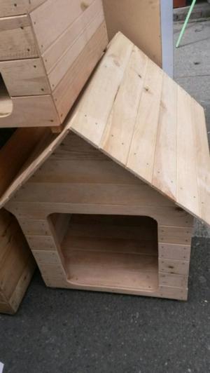 Vendo Cucha de Perro de Madera y Conejera de Plástico