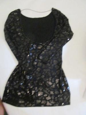 Vestido negro con mangas y espalda descubierta - TALLE M