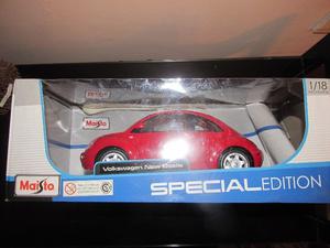 Auto escarabajo Maisto escala 1/18